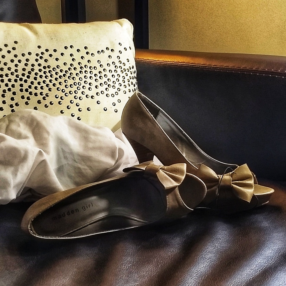 Madden Girl Peep Toe Platform Heels - Picture 1 of 2
